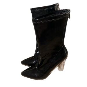 Black heeled boots🖤